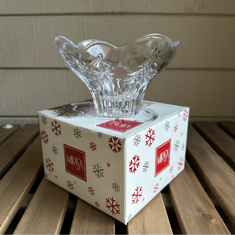 Mikasa Celebrations Charms Christmas Night collection Glass Footed Bowl